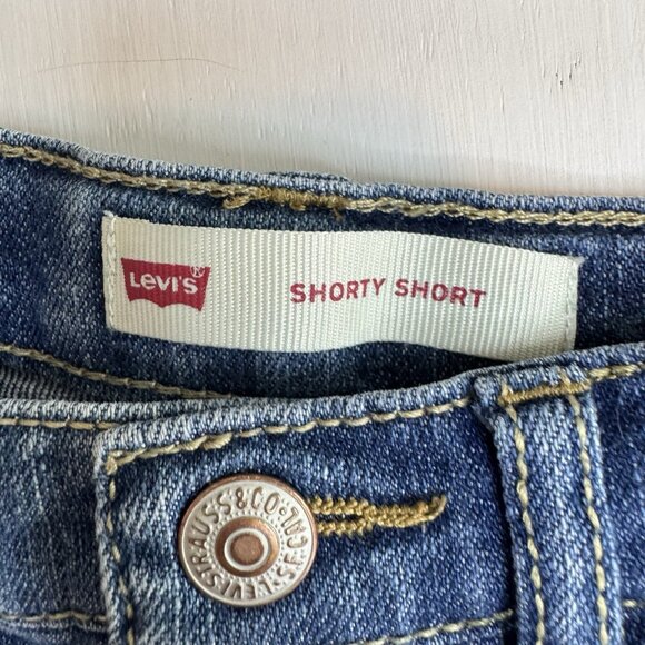 Levi's Girls Embroidered Hearts Shorty Short Size 6x Love Valentines Levis - Picture 3 of 11